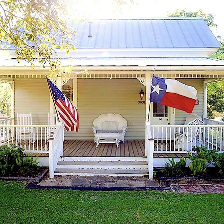 Circa 1900 - Historic - Romantic - Private - Pond - Fenced Yard - The Cottage At Chappell Hill Exterior photo