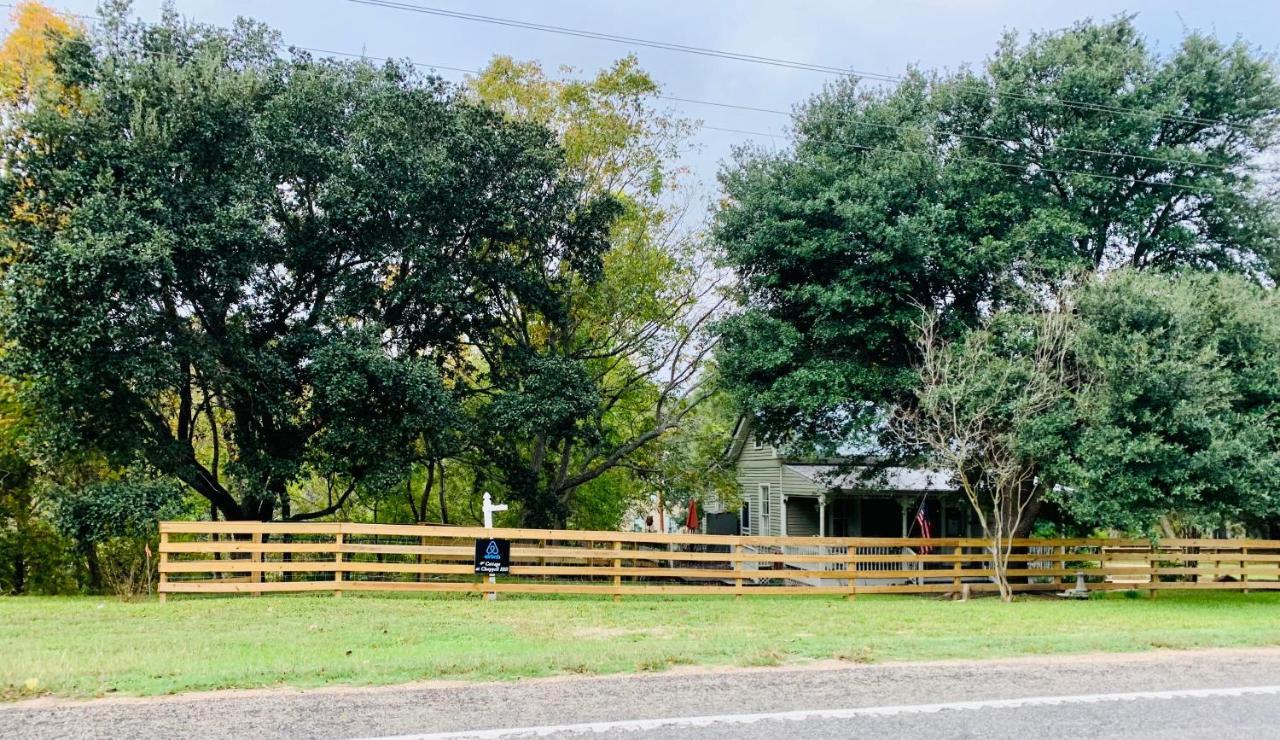 Circa 1900 - Historic - Romantic - Private - Pond - Fenced Yard - The Cottage At Chappell Hill Exterior photo